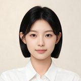 一位年轻女性用户的头像，短发干练